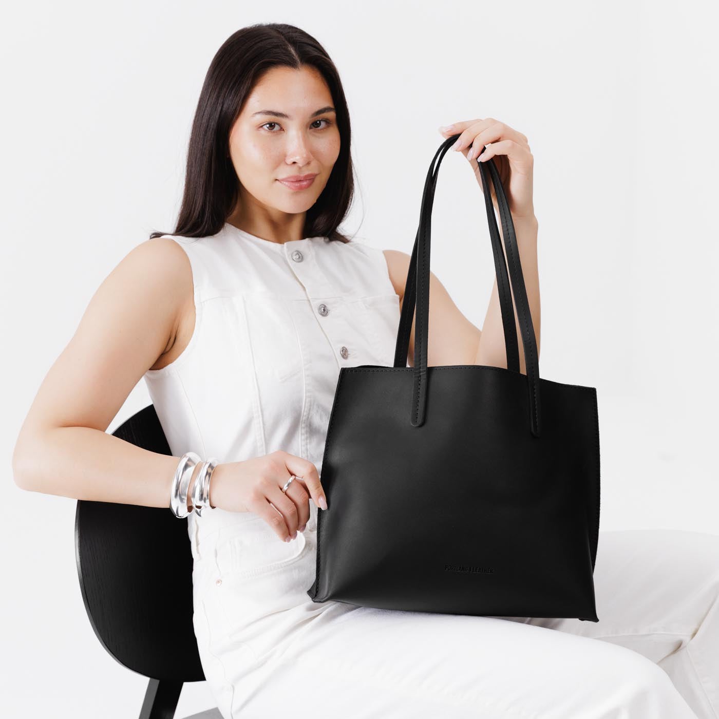 August Tote - Image 19