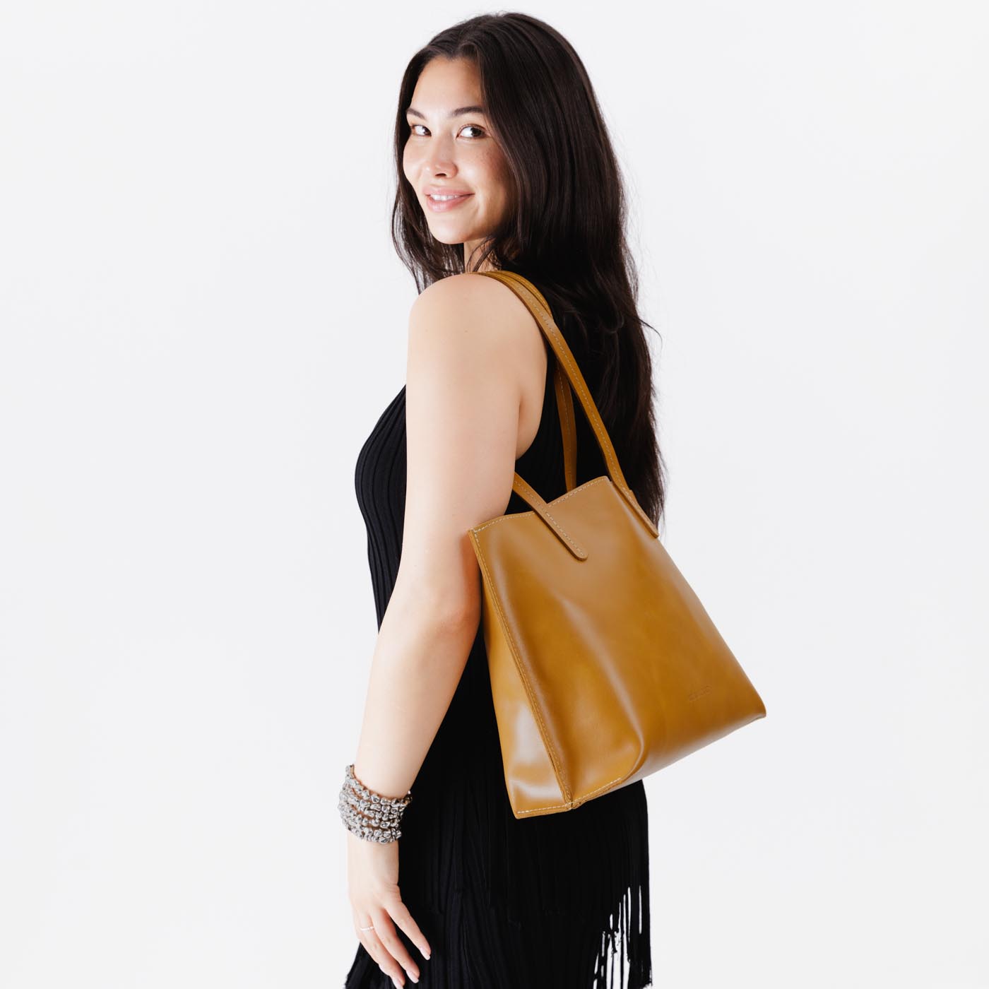 August Tote - Image 28